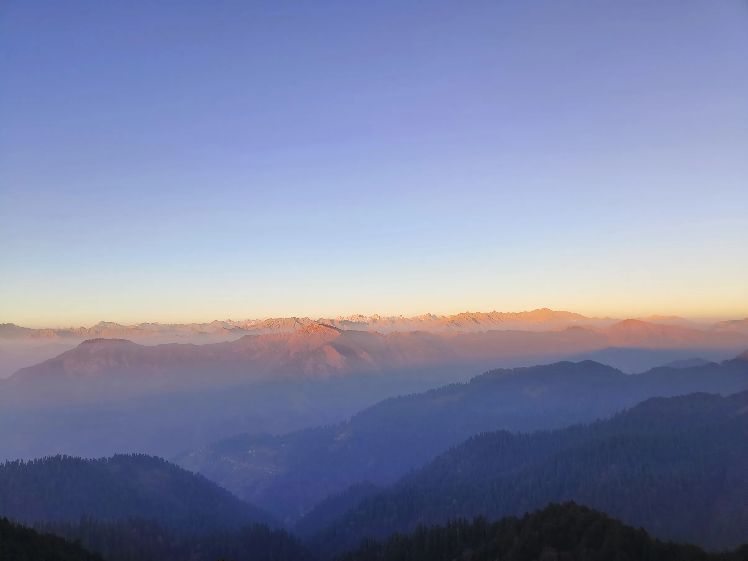 raghupur fort - tirthan valley